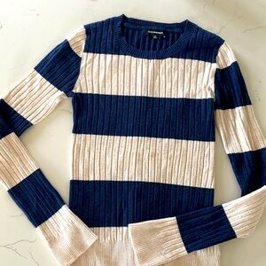 525 America sweater xs. Blue and off white stripes